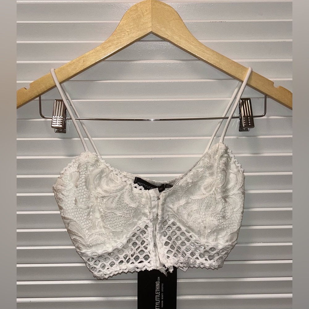 PrettyLittleThing White Lace Crop Top